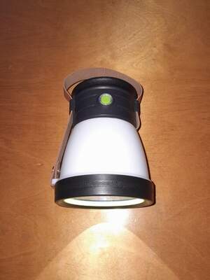 Фонарь кемпинговый многофункциональный.